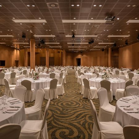 Doubletree By Hilton La Torre Golf Resort Рольдан Экстерьер фото The Grand Ballroom