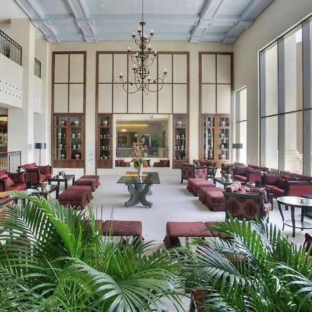 Doubletree By Hilton La Torre Golf Resort Рольдан Экстерьер фото The lobby of the hotel