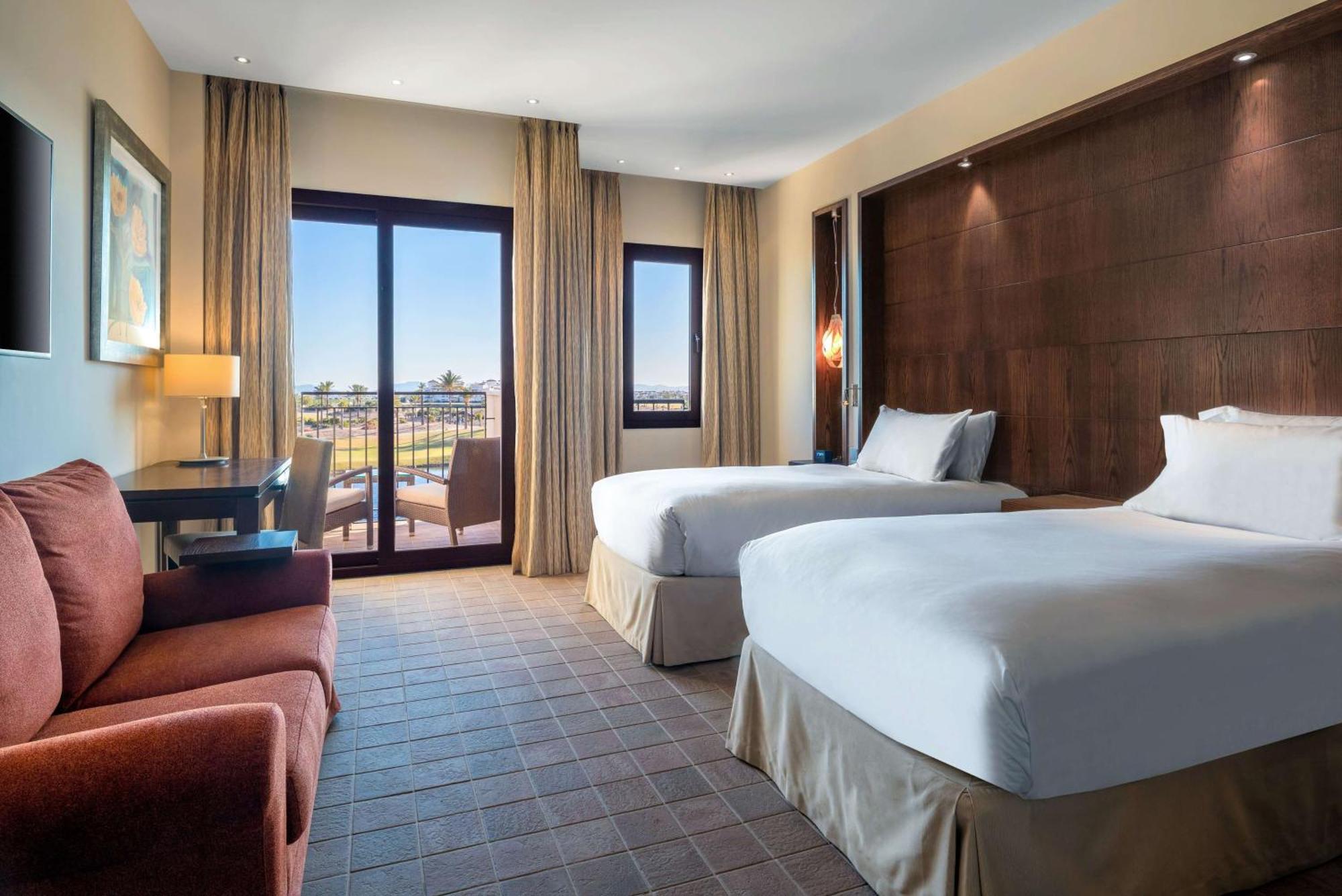 Doubletree By Hilton La Torre Golf Resort Рольдан Экстерьер фото