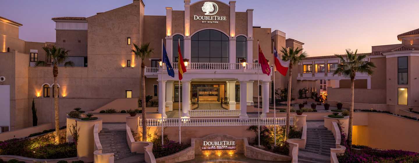 Doubletree By Hilton La Torre Golf Resort Рольдан Экстерьер фото DoubleTree by Hilton Hotel & Resort, Alexandria